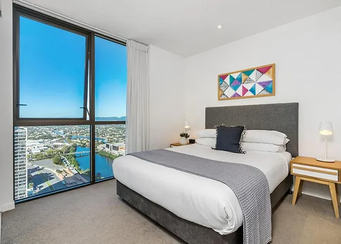 Modern 2Br Broadbeach Ocean Hinterland Views