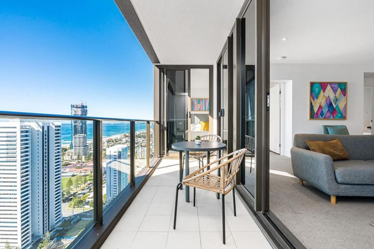 Modern 2br Broadbeach Ocean Hinterland Views Holiday home *