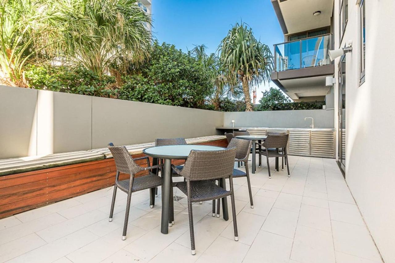 Modern 2br Broadbeach Ocean Hinterland Views Holiday home