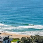 Modern 2Br Broadbeach Ocean Hinterland Views