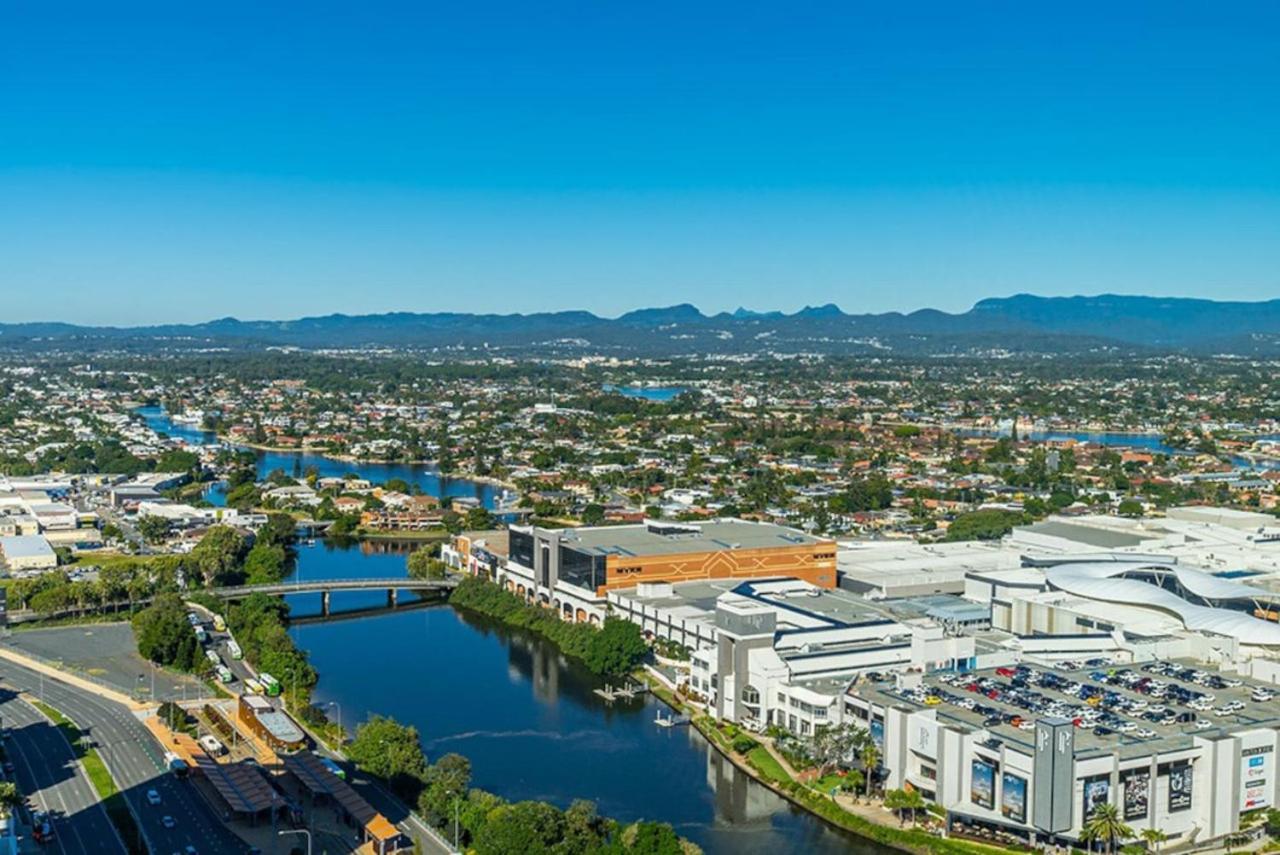 Modern 2br Broadbeach Ocean Hinterland Views *